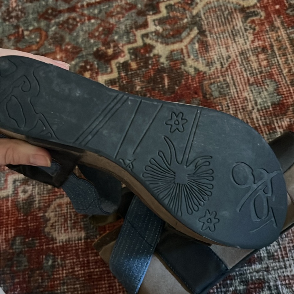 OTBT blue and black wedge. Size 9. - Picture 3 of 4